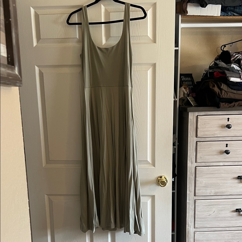 American Eagle Outfitters Olive Scoop Neck Sleeveless Maxi Dress